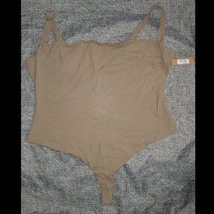 NWT SKIMS 4X Fits Everybody Square Neck Bodysuit DESERT